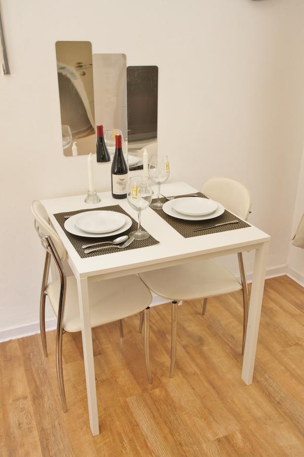 Holiday Studio Apartment Near The Baha ' I Gardens Haifa Exterior photo